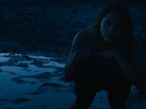 Monica Raymund pissing outdoor, Hightown (TV Show, 2020)