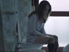 Sandra Drzymalska toilet pissing scene