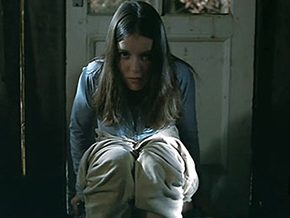 Laurien Van den Broeck outdoor pissing scene