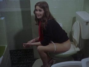 Susan Hemingway toilet pissing scene