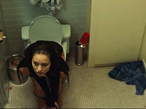 Alexa Demie toilet pissing scene