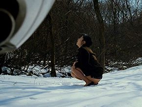 Jeon Do-yeon outdoor pissing scene