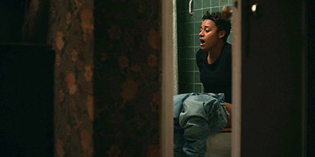 Ariana DeBose toilet scene