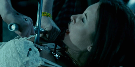 Death fetish scene #1048 (stabbed)