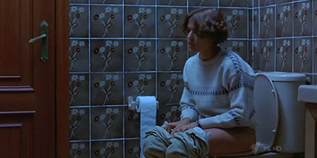 Adriana Ugarte pissing scene