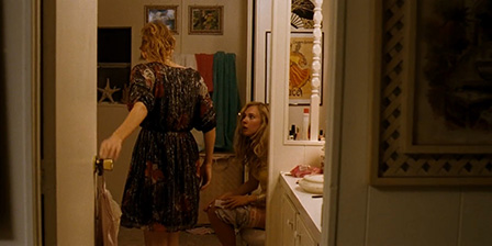 Juno Temple toilet pissing scene