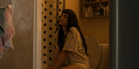 Emanuela Postacchini toilet pissing scene