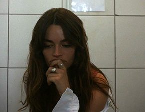 Emma Mackey toilet pissing scene