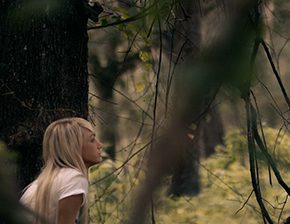 Sara Jean Underwood outdoor pissing