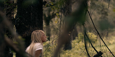 Sara Jean Underwood outdoor pissing