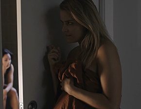 Alice Keohavong toilet pissing scene