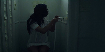 Libby Munro toilet pissing scene