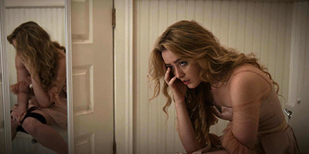 Kathryn Newton toilet pissing scene