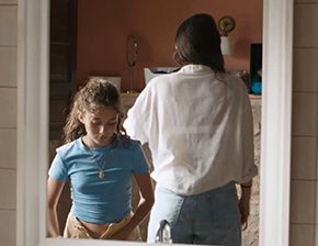 Girl toilet pissing scene 2