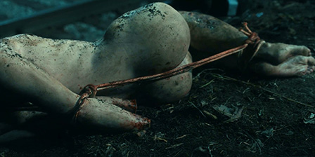 Death fetish scene #1424 (naked dead woman, hands cut off)